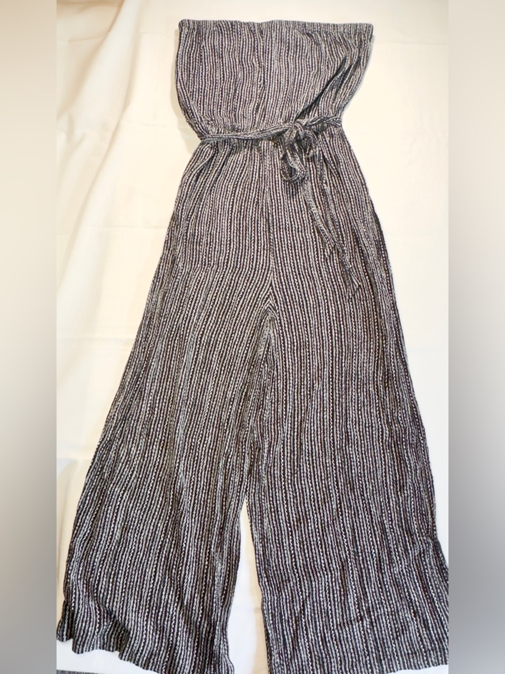 Simplee Apparel Black & White Strapless Wide-Leg Jumpsuit with Tie Waist Size M